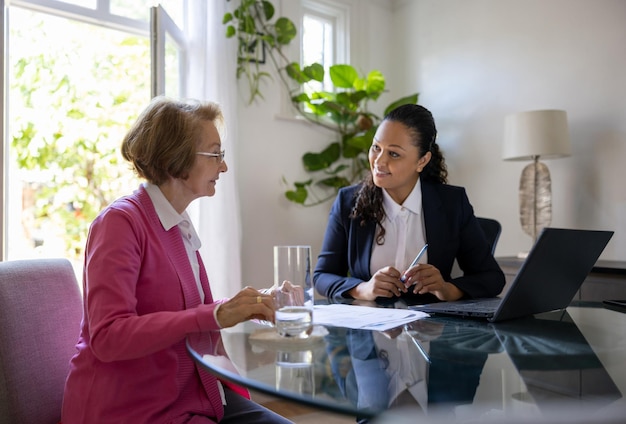 Educação financeira e planejamento orçamentário para brasileiros